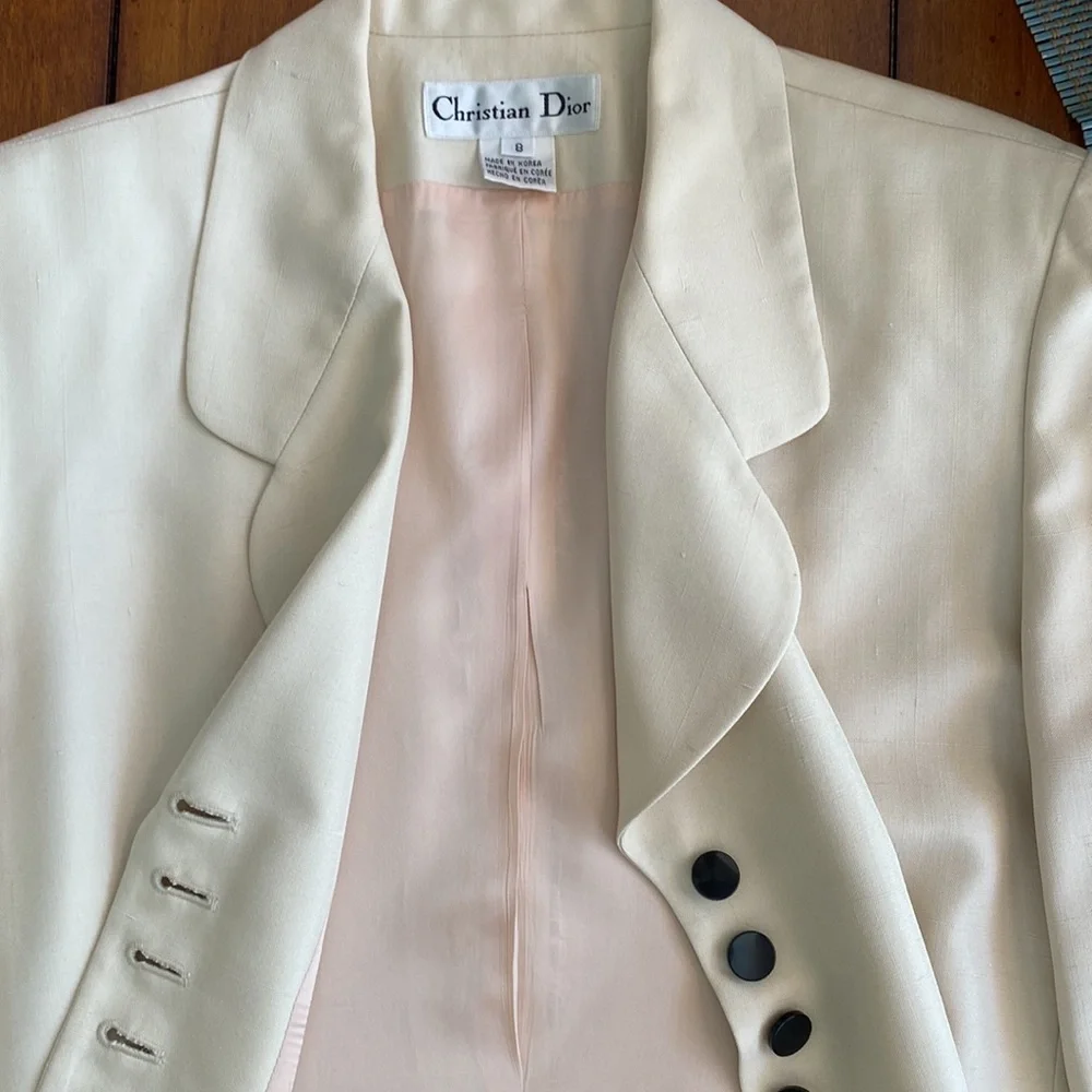Vintage Christian Dior silk 7 button blazer in cream excellent condition sz 8